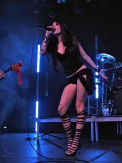 Maggie Lindemann feet photo 11