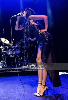 Maggie Lindemann feet photo 9