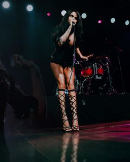 Maggie Lindemann feet photo 9