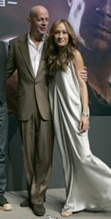 Maggie Q feet photo thumbnail