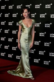 Maggie Q feet photo thumbnail