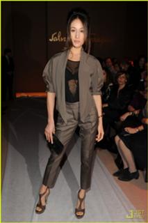 Maggie Q feet photo thumbnail