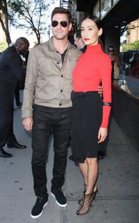 Maggie Q feet photo thumbnail
