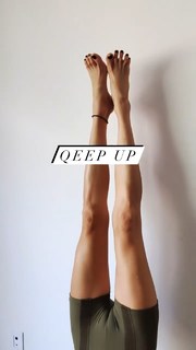 Maggie Q feet photo thumbnail