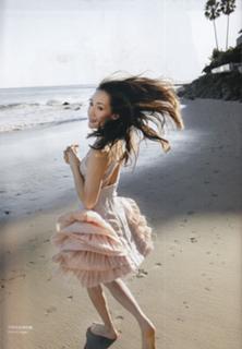 Maggie Q feet photo thumbnail