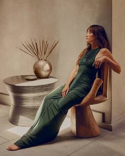 Maggie Q feet photo thumbnail