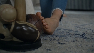 Maggie Q feet photo thumbnail