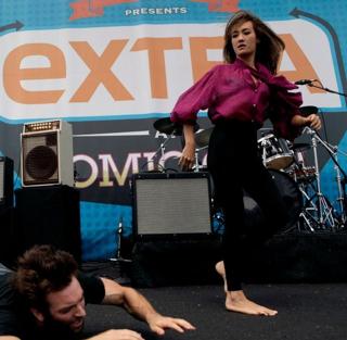 Maggie Q feet photo thumbnail