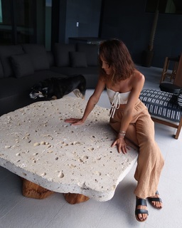 Maggie Q feet photo thumbnail