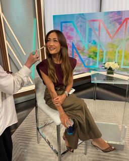 Maggie Q feet photo thumbnail