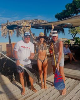 Maggie Q feet photo thumbnail