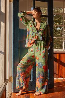 Maggie Rawlins feet photo 4