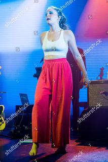Maggie Rogers feet photo 19