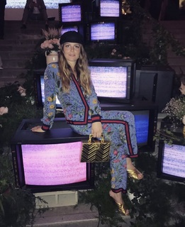 Maggie Rogers feet photo 17