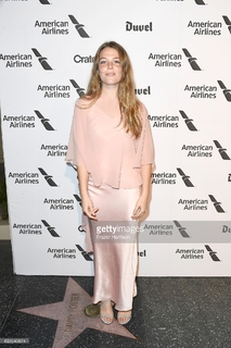 Maggie Rogers feet photo 12