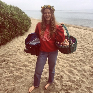 Maggie Rogers feet photo 5