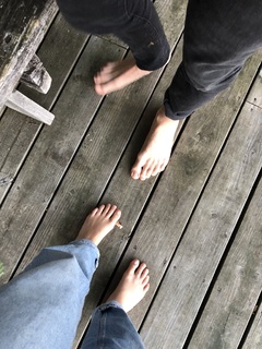Maggie Rogers feet photo 3