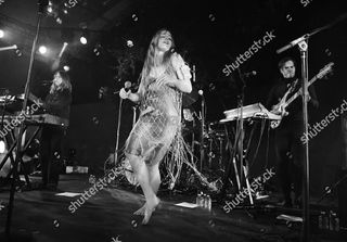 Maggie Rogers feet photo 9