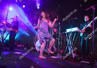 Maggie Rogers feet photo 7