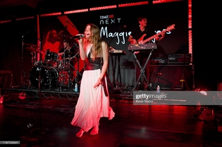 Maggie Rogers feet photo 10
