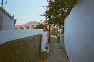 Maggie Rogers feet photo 5