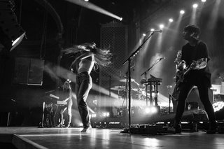 Maggie Rogers feet photo 17