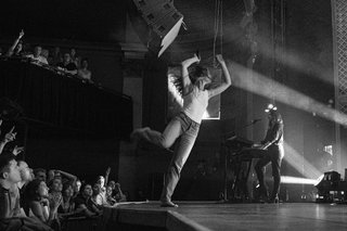 Maggie Rogers feet photo 15