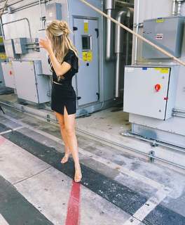 Maggie Sajak feet photo 19