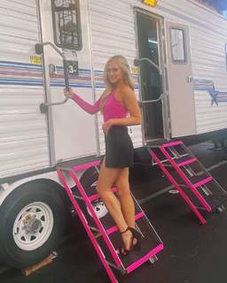 Maggie Sajak feet photo 18