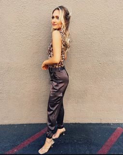 Maggie Sajak feet photo 12