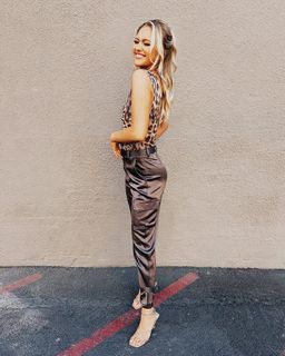 Maggie Sajak feet photo 4