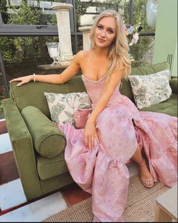 Maggie Sajak feet photo 18