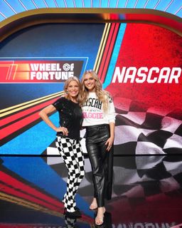 Maggie Sajak feet photo 2