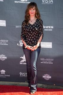 Maggie Siff feet photo thumbnail