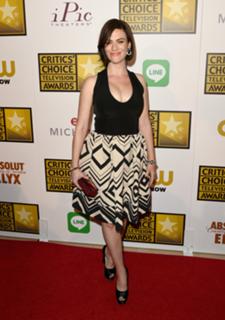 Maggie Siff feet photo thumbnail