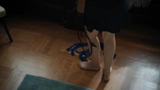 Maggie Siff feet photo thumbnail