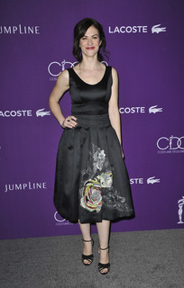 Maggie Siff feet photo thumbnail