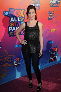 Maggie Siff feet photo thumbnail