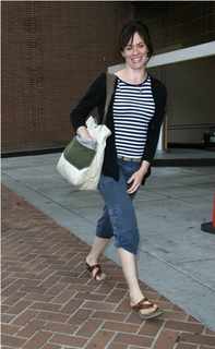 Maggie Siff feet photo thumbnail