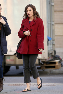 Maggie Siff feet photo thumbnail
