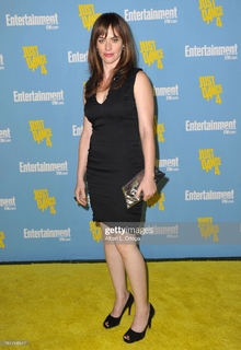 Maggie Siff feet photo thumbnail