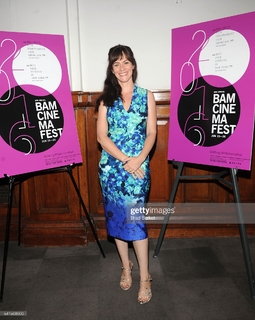 Maggie Siff feet photo thumbnail