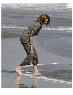 Maggie Smith feet photo 4