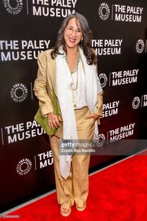 Maggie Wheeler feet photo 1
