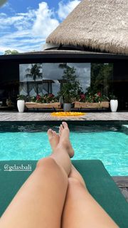 Maggie Wilson feet photo 12