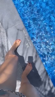 Maggie Wilson feet photo 9