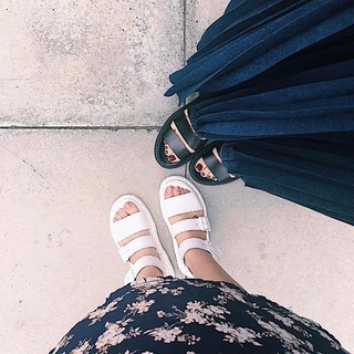 Maggy feet photo thumbnail