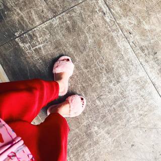 Maggy feet photo thumbnail