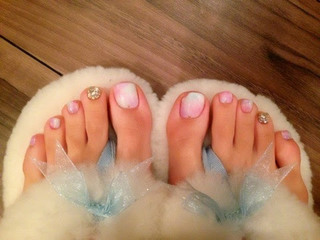 Maggy feet photo thumbnail
