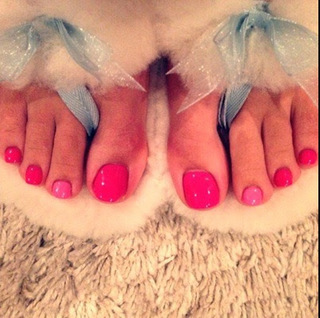 Maggy feet photo thumbnail
